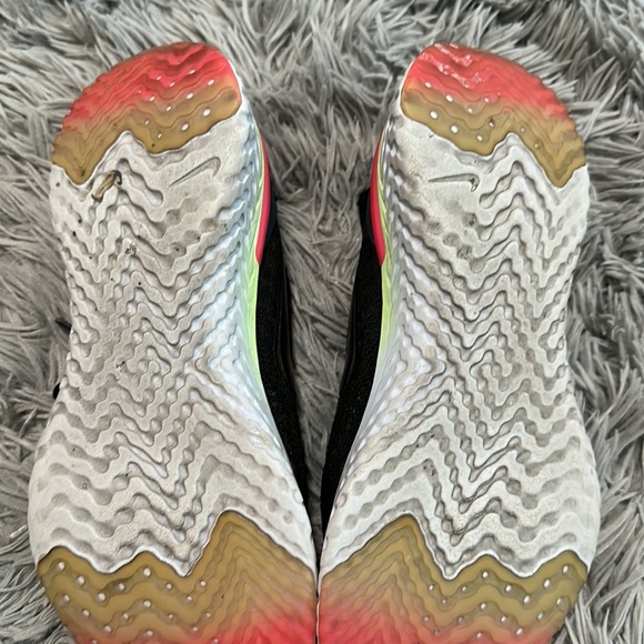 Women’s Nike Epic React black pink green grey shoe 7.5 oncloud - Picture 2 of 5